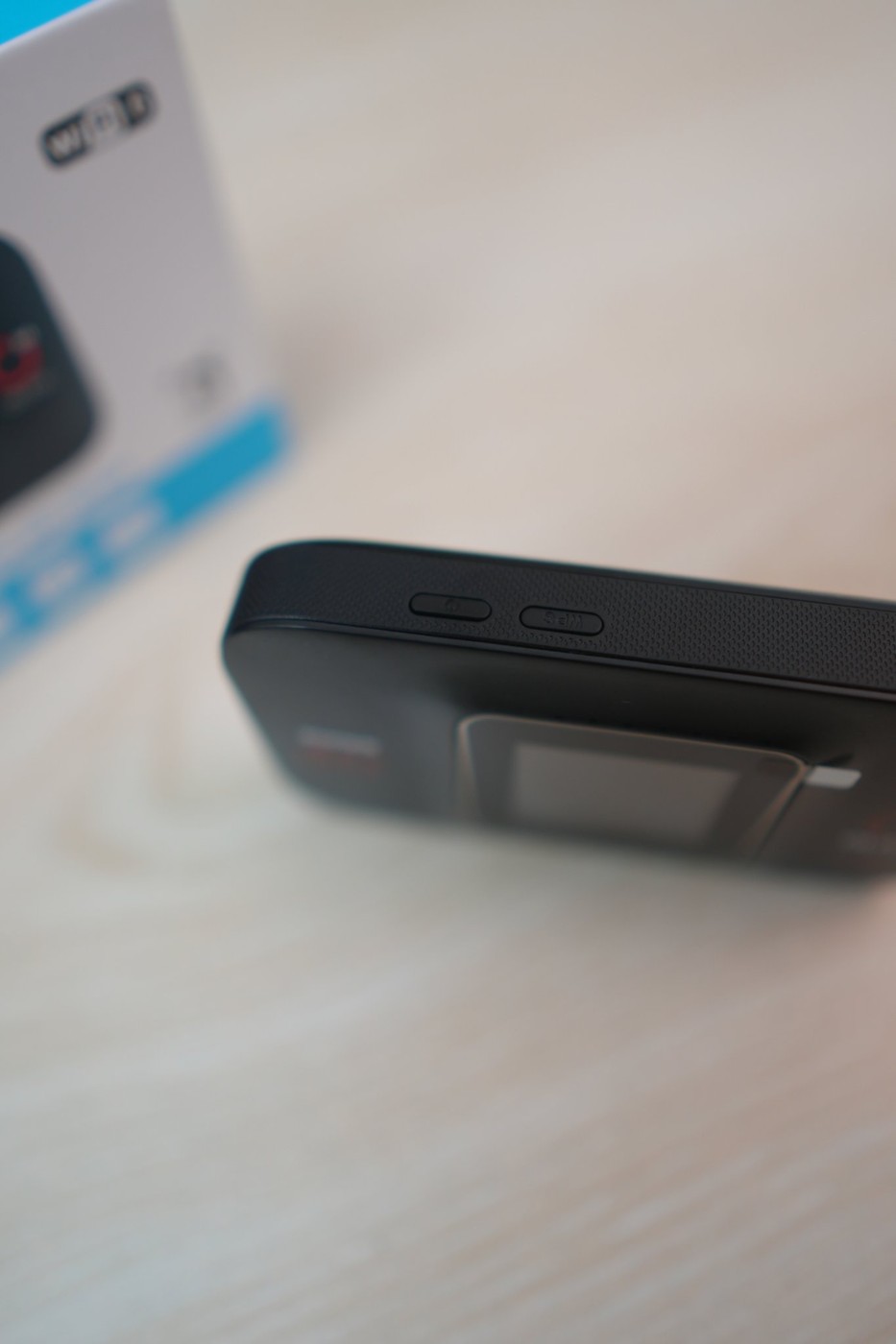 OLAX MF982 4G+ LTE Pocket WiFi Router (LCD Display, Dual SIM)