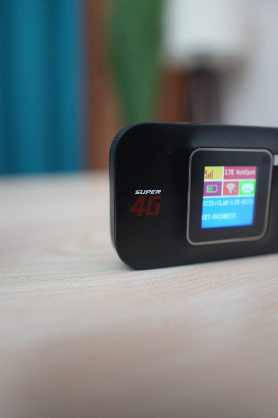 OLAX MF982 4G+ LTE Pocket WiFi Router (LCD Display, Dual SIM)