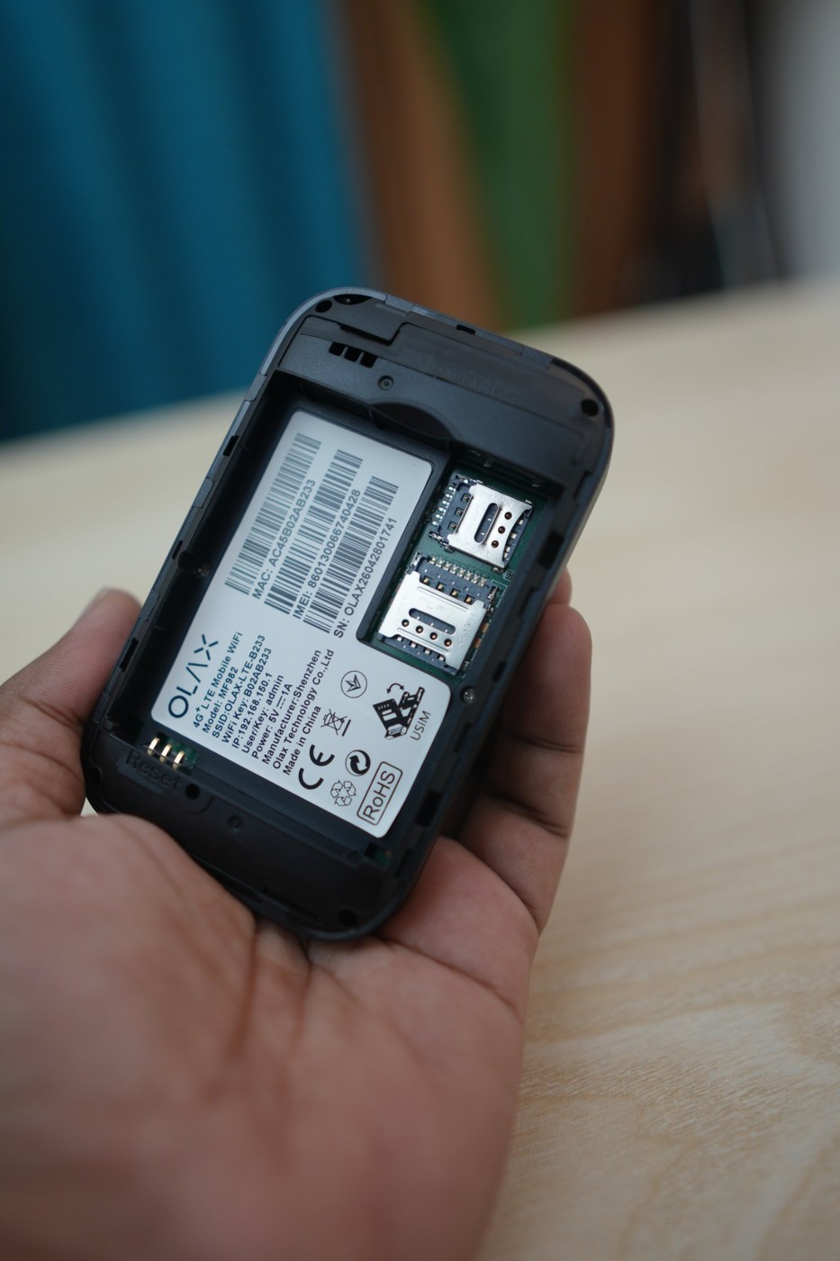 OLAX MF982 4G+ LTE Pocket WiFi Router (LCD Display, Dual SIM)
