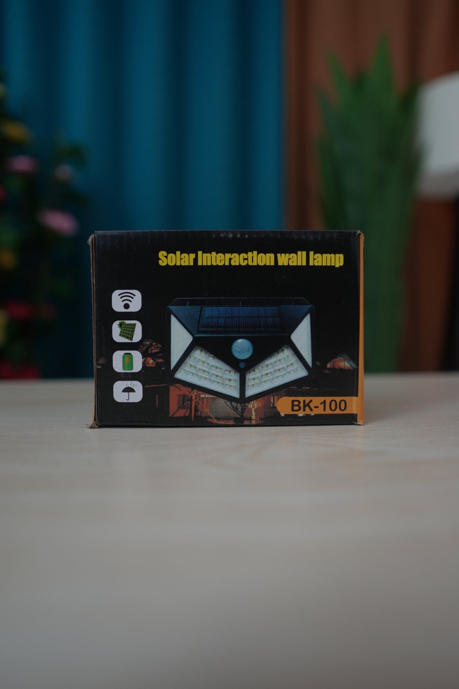 Solar Interaction Wall Lamp BK-100 (100 LED, Motion Sensor)