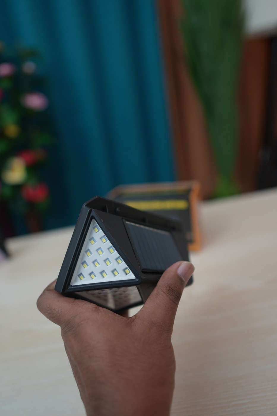 Solar Interaction Wall Lamp BK-100 (100 LED, Motion Sensor)